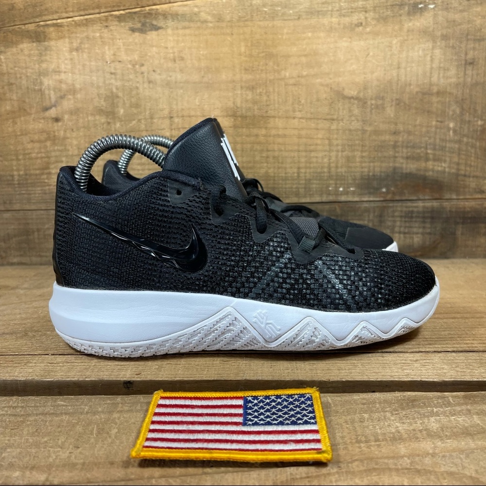 Nike Kyrie Flytrap